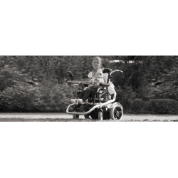 Elektryczny wózek inwalidzki dla dzieci Skippi