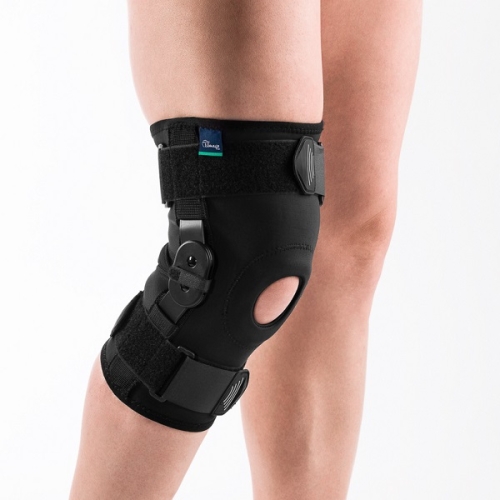 Stabilizator stawu kolanowego z szynami zamknięty
